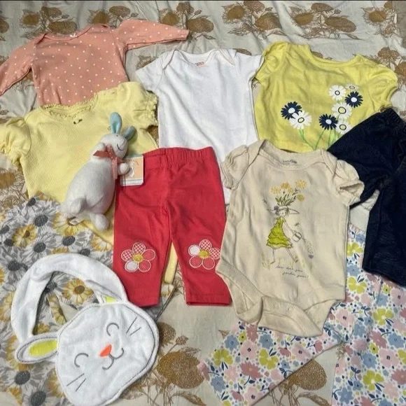 Baby Girl Clothing Set with Bunny Plush 12 pieces - Picture 1 of 1